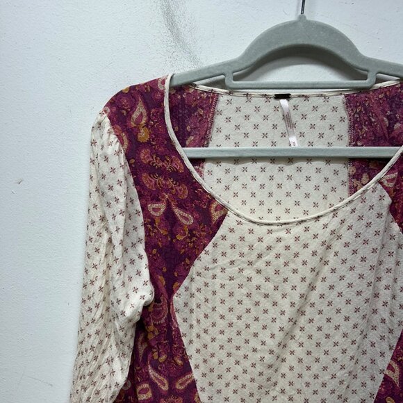 Free People Patchwork Boho Peplum Top M Cream & Purple 100% Rayon - Picture 3 of 8